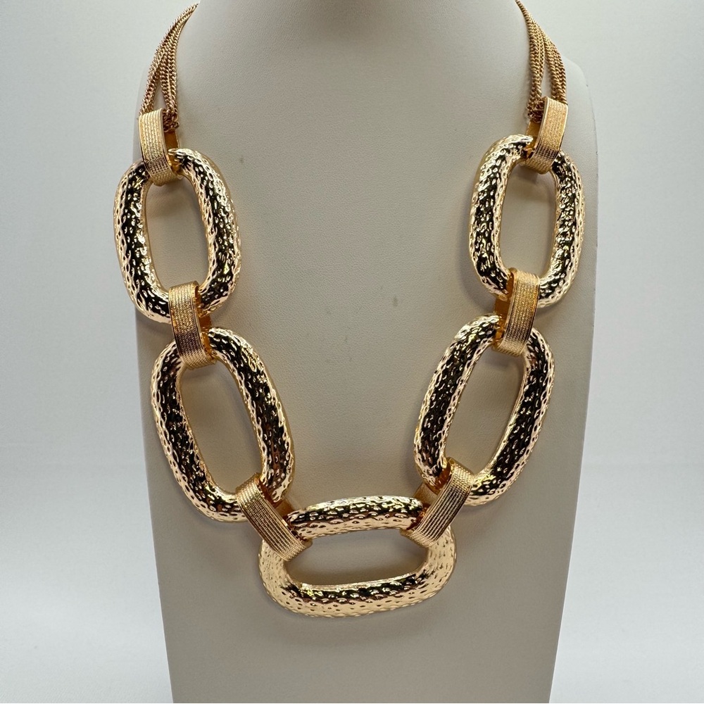 New Gold Tone Hammered Oval Link Statement Necklace 23–25” Chunky - Picture 1 of 6